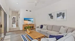 Perfectly located Noosa Hill Oasis w private pool - Image 2