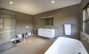 Dynasty Forest Sandown Self Catering Hotel - Image 2