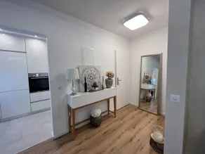 Stylish 1-bedroom condo close to exhibition square - Image 3