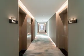 Golden Hotel - Image 2