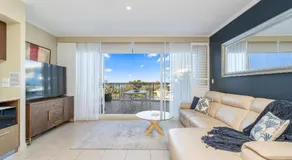 Oceanfront Spa Suite - Sub Penthouse - Image 2