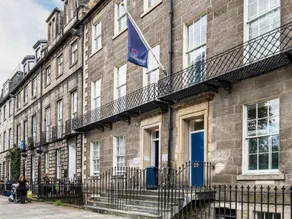 Travelodge Edinburgh Central Queen Street - Image 2