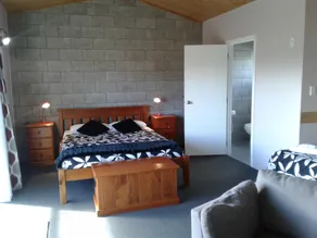 Abbey Court Motel and Little Farm - Image 2