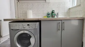 Doncaster Serviced Accommodation - Spacious 3 Bed Home - Business & Contractor Friendly - Image 5