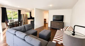 Mountain Views - Ocean Glimpses - Near Victoria - 2BR suite - Image 2