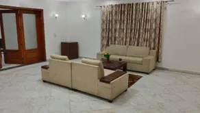 Beautiful single room available in a villa - Image 3