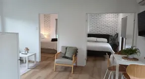 Birkdale 2 Bedroom Guest House Stay - Image 2