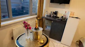 MMA Apartament with Sauna & Private Yard - Image 2