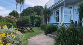 Channel View Guest House - Image 5