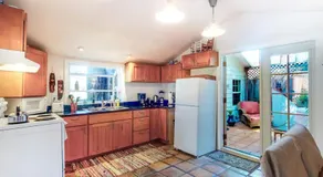Vineyard Cottage - Image 3