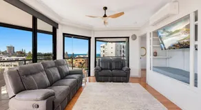 Mariners Unit 11 Kings Beach QLD - Image 2