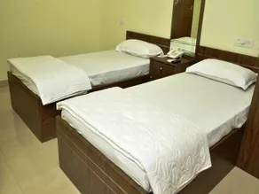SAPPHIRE INN - Image 2
