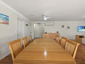 Spacious 4-Bed Home 2-Min to the Beach - Image 5