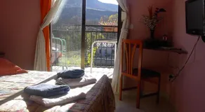 Hostal Escarla - Image 2
