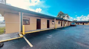 Royal Palms Motel & RV Park - Image 5