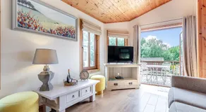 Charlesworth Lodges - Image 2