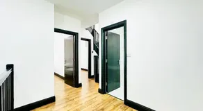 Apartment in East Ham, London - Image 2