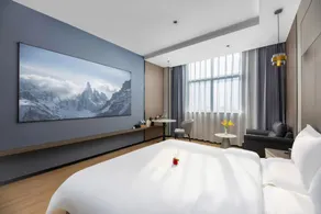 Yuhuai International Hotel - Image 2