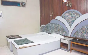 DOLPHIN HOTEL - Image 4