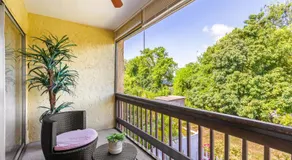 Shiny oasis with lake view - Image 4