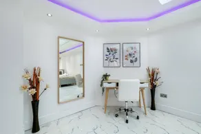 Stunning 5 Bedroom, 3 Bathroom Home in Windsor - Image 4