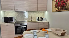 Downtown apartment with parking space - Image 3