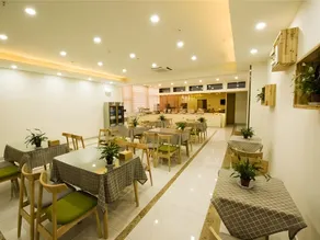 GreenTree Inn Liaocheng Economic Development Zone Huitong Logistics Park Express Hotel - Image 3