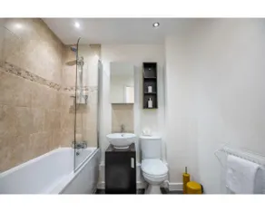 No 2 Mansfield - Image 4
