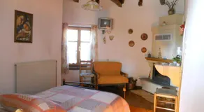 Sarafis Guesthouse - Image 2