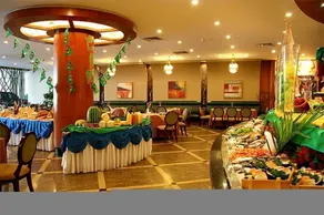Golden Hotel - Image 3