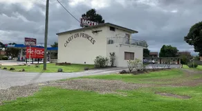 Casey on Princes Motel - Image 4