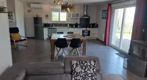Entre Lacs Et Montagnes , Maison 3 chambres, terrain, lits préparés, parking et ménage inclus, accès autonome possible à toute heure - Image 2