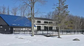 Harbor Cove 28 Beach & Pool Retreat: A cozy 3BR condo in scenic Harbor Springs, MI. - Image 3