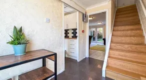 House Sleeps 5 - WiFi & Tv - Image 2