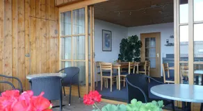 Chambre privée conviviale et familiale avec terrasse | Vue jardin - Image 4