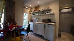 Sinanis Garden House - Image 4