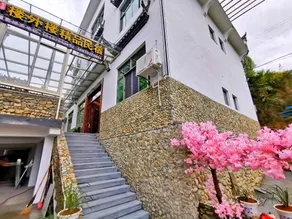 Wuyuanlou Wailou Boutique Homestay - Image 5