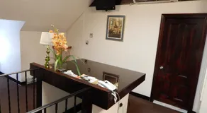 A Friendly Inn at Harvard - Image 3