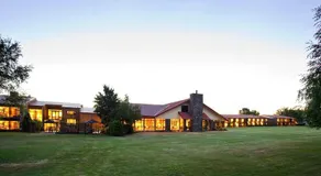 Distinction Mackenzie Country Hotel - Image 4