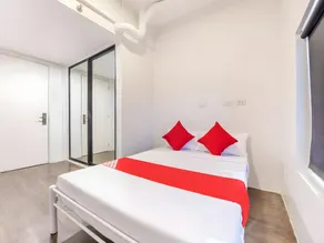 RedDoorz Premium at MyTown New York - Image 2
