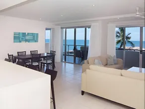 Coral Cove Apartments - Absolute Beachfront Resort Bowen - Image 5