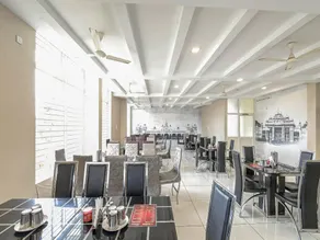 OYO 24959 Slv Royal Inn - Image 3