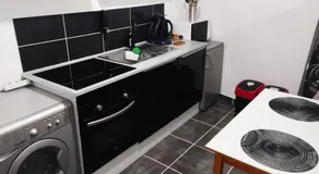 Appartement avec cour plein centre - Image 3