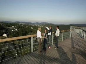 Welcome in - Ferienhaus in Niedersfeld-Winterberg, auf einem Hügel gelegen, mit Sauna - Image 2