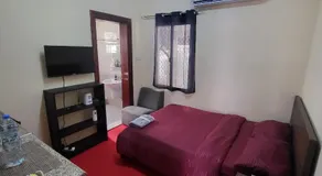 Cliftin Studio Apartment - Image 2