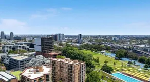 Stylish Surry Hills CBD 3BR 100m2 - City and Park Views, Pool, Sauna, Gym, 2 Secure Free Parking Spaces - Image 4