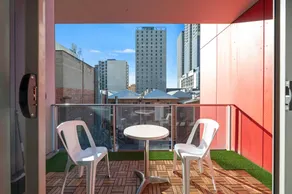 Chic Apartment in Heart of Adelaide - Image 3