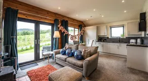 Kinnaird Lodges - Bealach lodge with hot tub - Image 2
