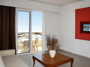 Emerald Hotel - Image 3