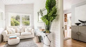 Classic Wainscott East Hampton Home - Image 3